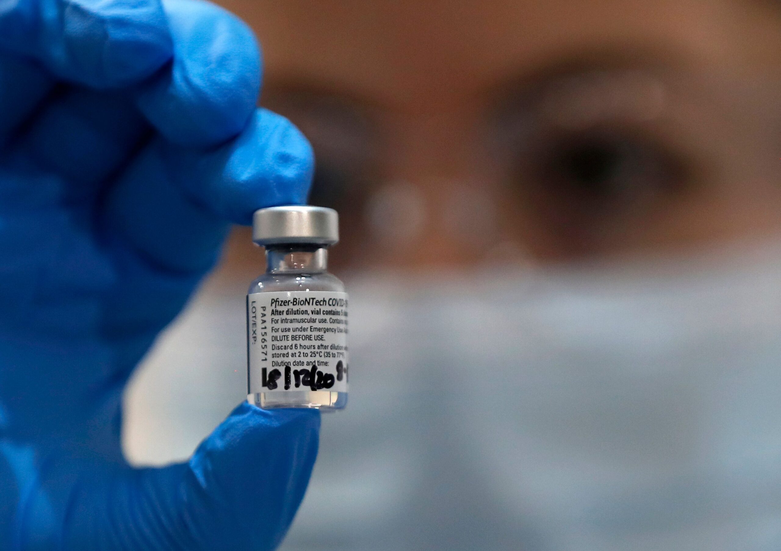 US pilots and air traffic controllers can now take the Pfizer vaccine