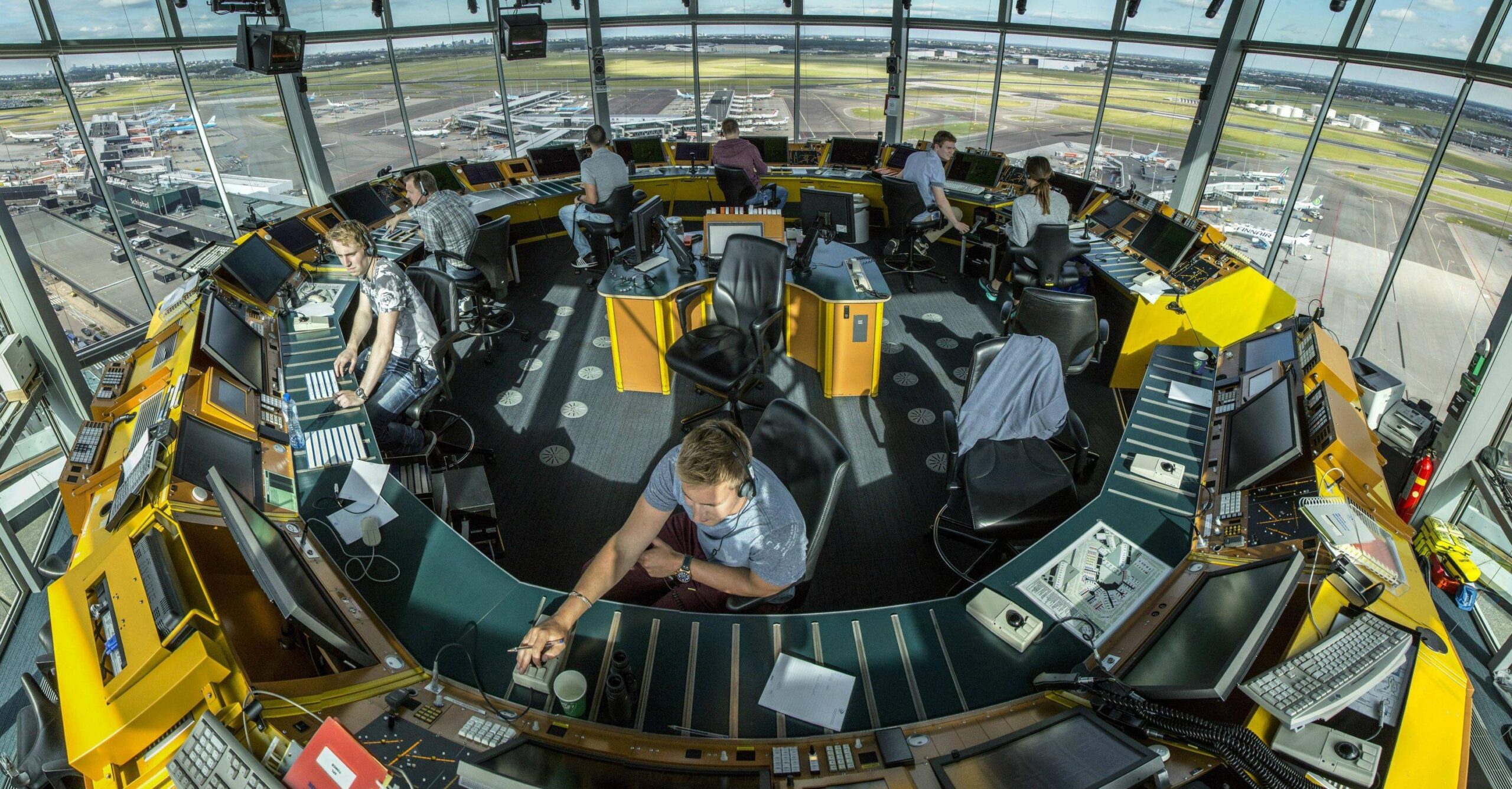 ATC VS PILOTS: The Battle for the Skies