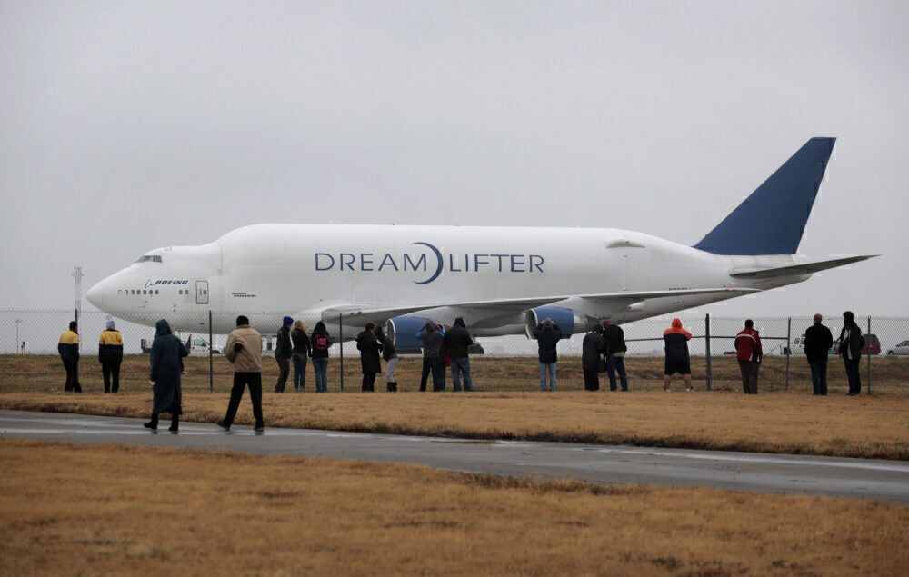 Dreamlifter pilots did not cross-check navigation before wrong-airport  landing, News