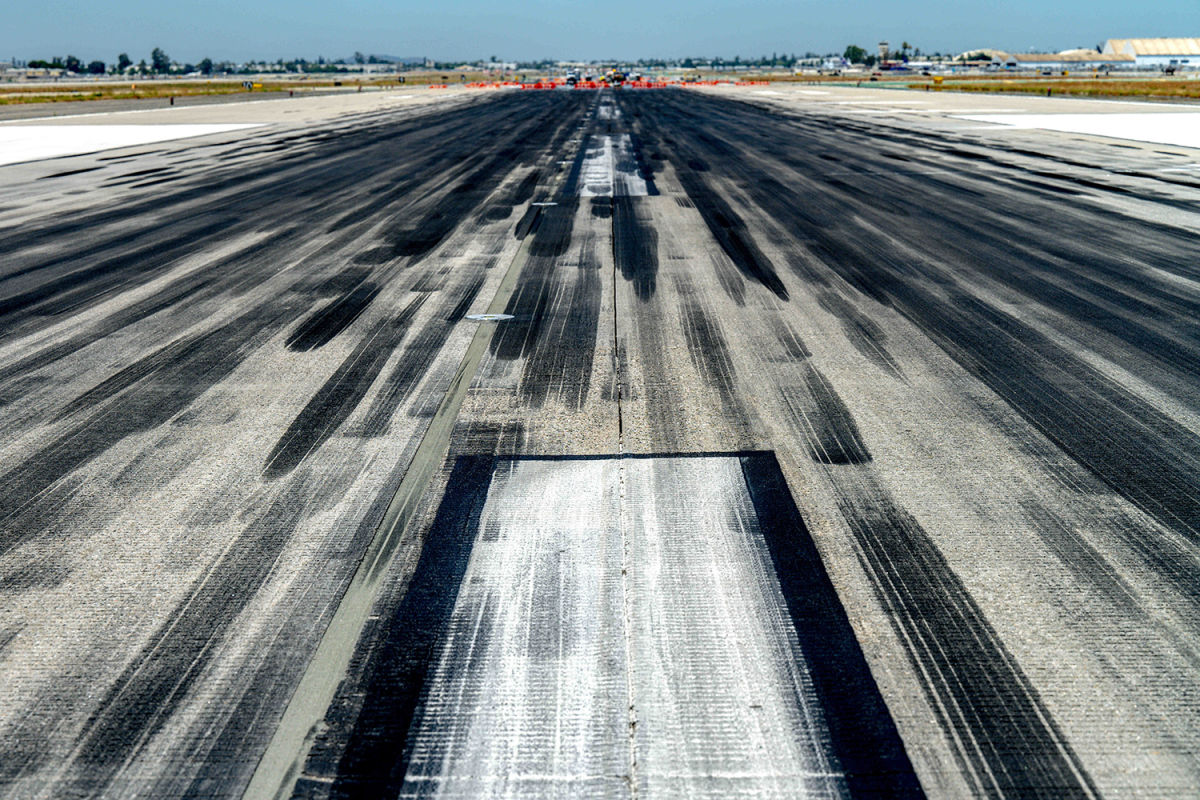 FAA Warns on Runway Length Data and Overrun Risk
